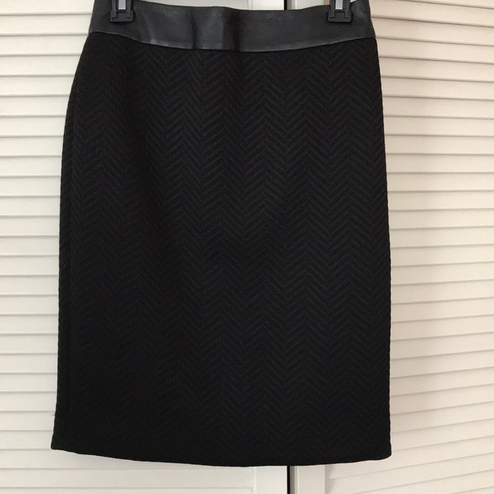 Black Banana Republic pencil skirt